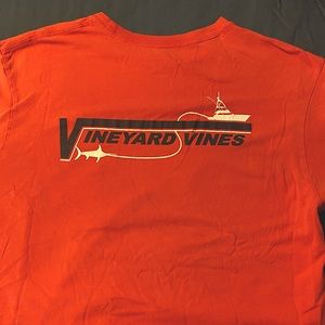 Light red vineyard vines t shirt large